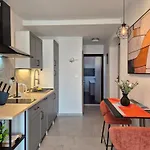 Apartament Renovated Skorin