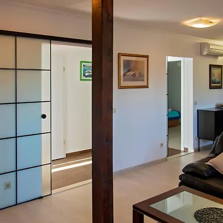 Renovated Skorin Apartment Rogoznica (Sibenik-Knin)