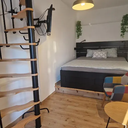 Renovated Skorin Apartment *