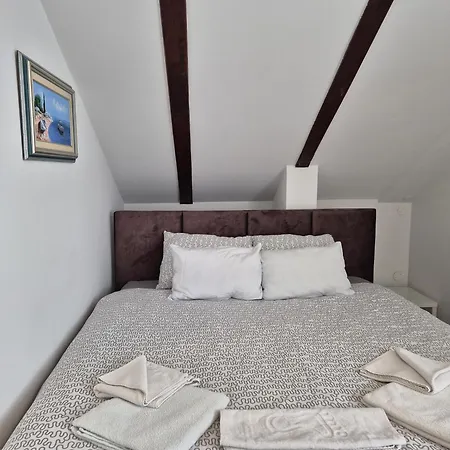 Renovated Skorin * Rogoznica (Sibenik-Knin)