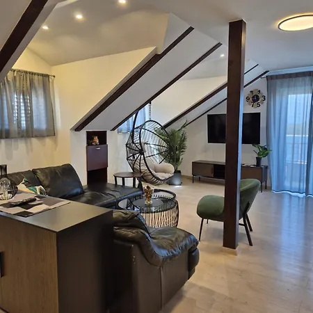 Renovated Skorin Appartement *