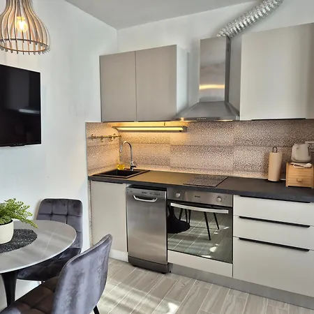 Renovated Skorin Apartment Rogoznica (Sibenik-Knin)