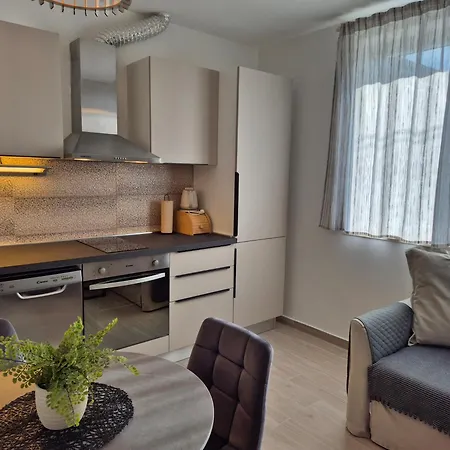 Apartment Renovated Skorin Rogoznica (Sibenik-Knin)