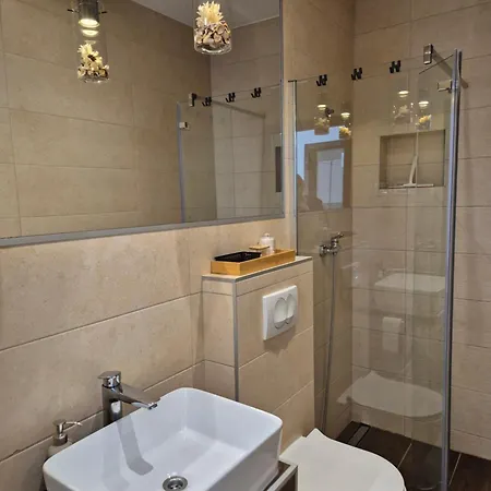 Renovated Skorin Appartement