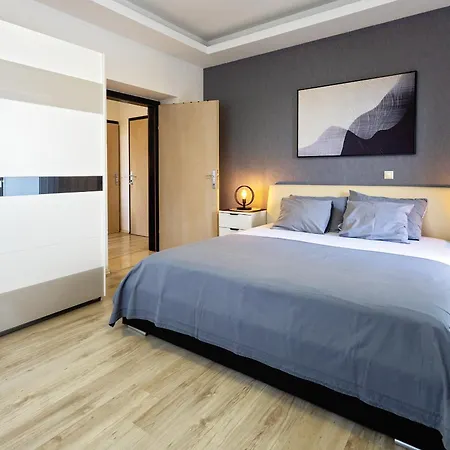 Renovated Skorin Apartment