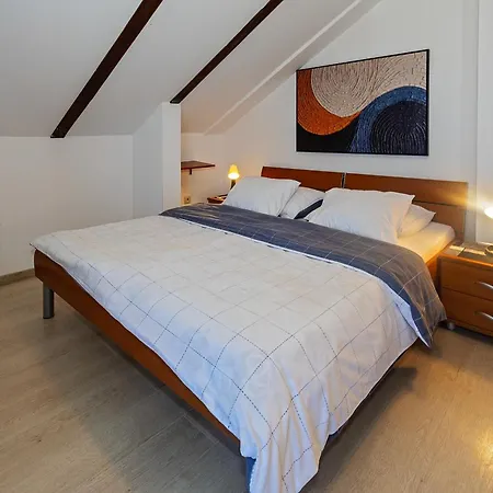 Apartment Renovated Skorin Rogoznica (Sibenik-Knin)
