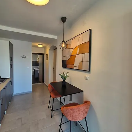 Renovated Skorin Appartement *