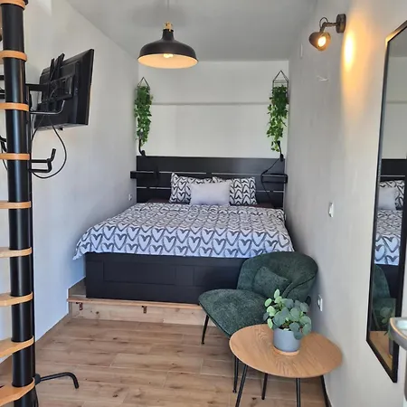 Apartment Renovated Skorin *