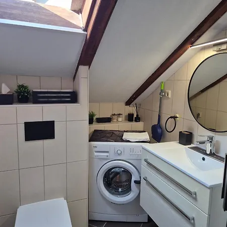 Renovated Skorin Apartament *