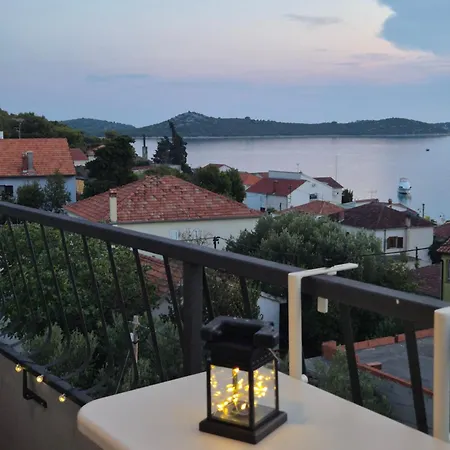 Renovated Skorin Appartement