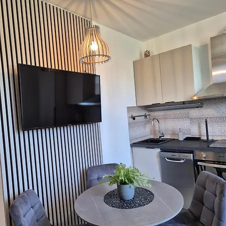 Renovated Skorin Daire
