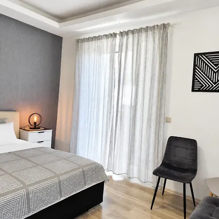 Renovated Skorin Daire