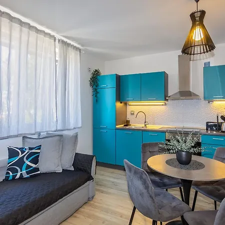 Renovated Skorin Apartment *
