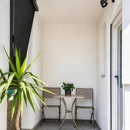 Renovated Skorin Daire *