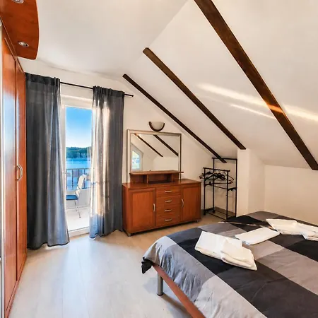Renovated Skorin Daire *