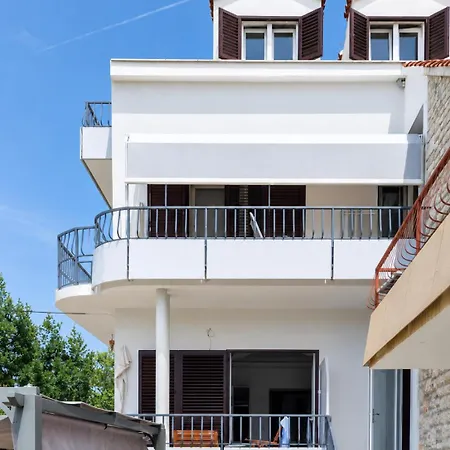 Renovated Skorin Daire *