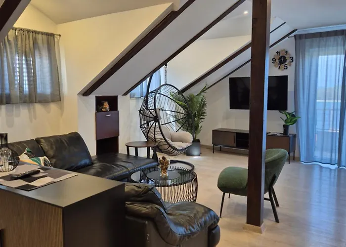 Renovated Skorin Apartment *