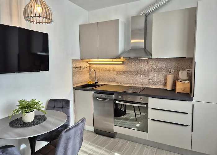 Renovated Skorin Apartment Rogoznica (Sibenik-Knin)