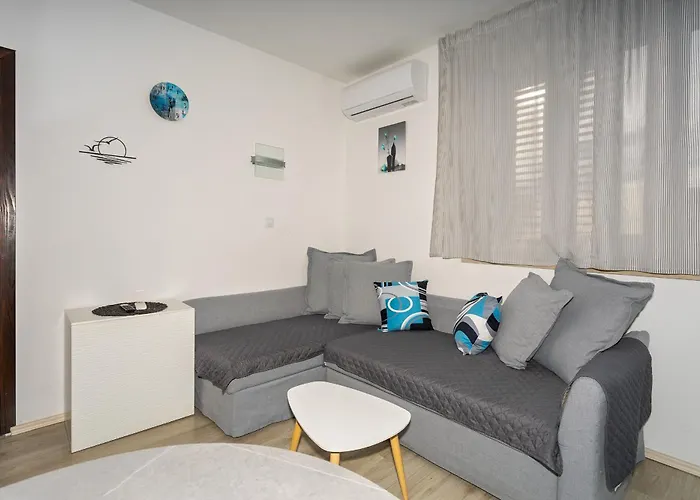 Renovated Skorin Apartment *