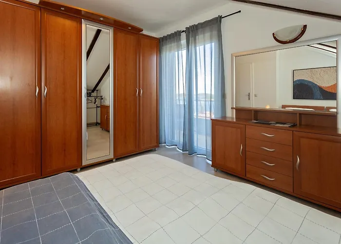 Renovated Skorin Apartment