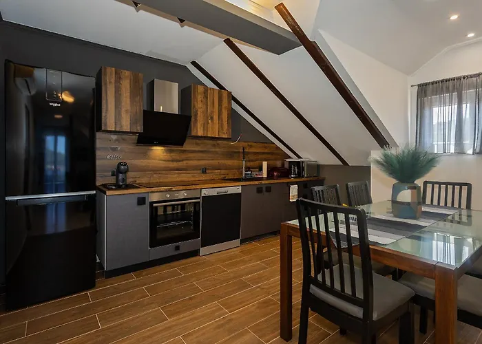 Renovated Skorin Apartment