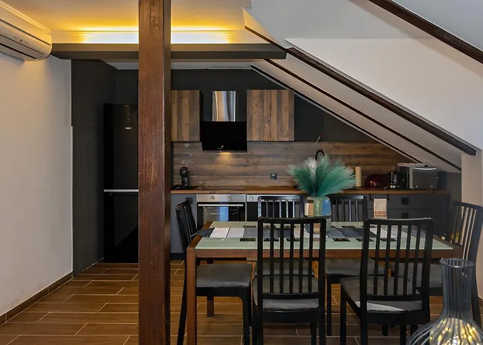 Apartment Renovated Skorin *