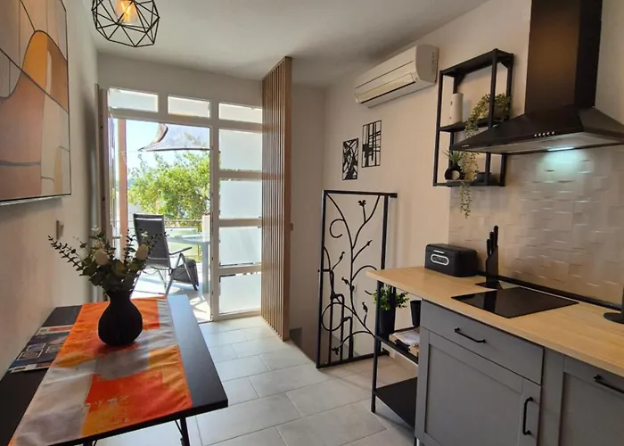 Renovated Skorin Apartment Rogoznica (Sibenik-Knin)